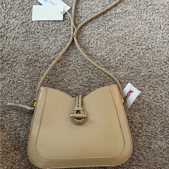 Chic Tan Satchel Bag - Picture 1 of 3